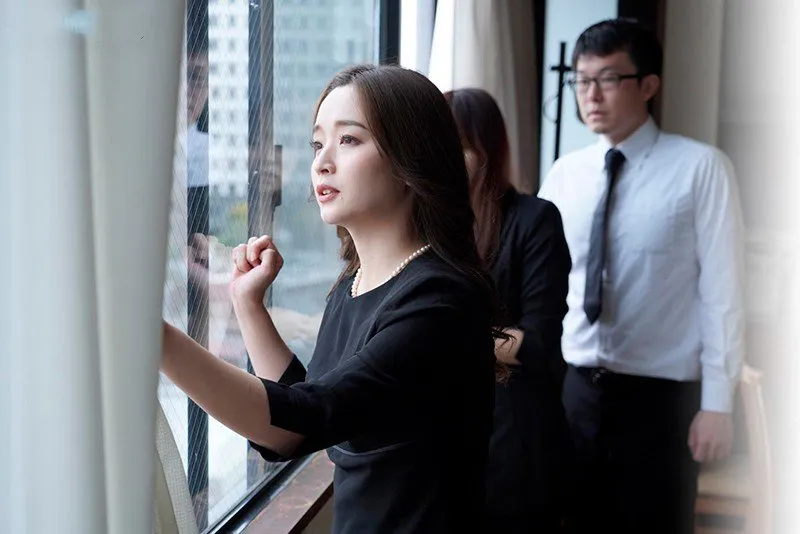 Chồng yêu mất 3 năm, má kế trẻ tìm đến con người chồng giải tỏa thiếu thốn