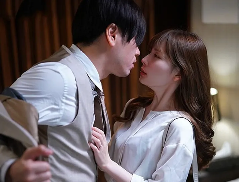 Cấp trên thầm yêu em thư ký đã có ông xã và kế hoạch cho chuyến công tác